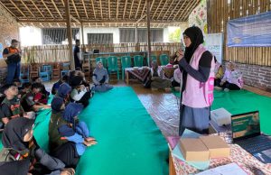 Peringati Hari Kartini, Srikandi dan YBM PLN UP3 Ponorogo Beri Edukasi dan Beasiswa di Sekolah Pelangi Alam Ponorogo