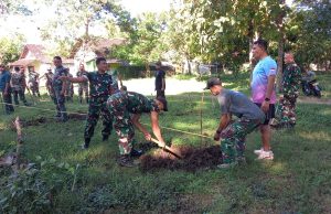 Perkuat Pilot Project Han Pangan, Dandim Ponorogo Pimpin Tanam Bibit Pisang Cavendish