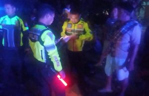 PCX Tabrak Karung Pupuk di Belakang Spin, Dua Pengendara di Jambon Luka-Luka