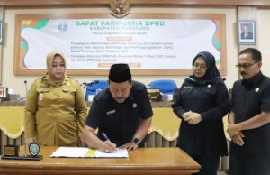 DPRD Ponorogo Rapat Paripurna Penyerahan Rekomendasi & Catatan Strategis LKPJ Bupati TA 2024