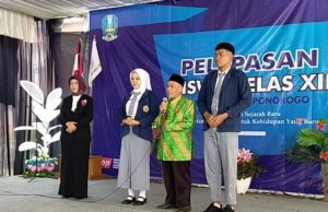 Lulus Angkatan Perdana SMKN 1 Sooko Raih Gelar Inspiring Generation
