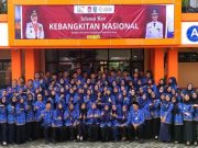 Peringatan Hari Kebangkitan Nasional SMKN 2 Ponorogo Diwarnai Haru Pamitan Kepala Sekolah