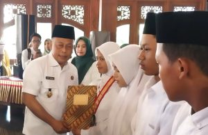 Rekor, Bupati Sugiri Kukuhkan 4.217 Hafidz Baru: Wujudkan Ponorogo Pesantren Terbesar Dunia
