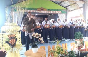 Sederhana & Bermakna, SMPN 2 Kauman Sulap Parkiran Jadi Lokasi Kelulusan Kental Budaya Tempoe Doeloe