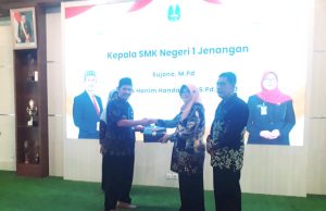 Farida Hanim Handayani, S.Pd, M.Pd Nakhodai SMKN 1 Jenangan, Sujono M.Pd Berharap Medali Emas LKS Nasional