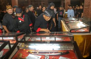 Ratusan Benda Pusaka Khas Jawa Dipamerkan di Grebeg Suro Ponorogo 2025