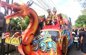 Naga Raksasa Mengarungi Samudra: SMKN 2 Ponorogo Reka Sejarah Rakai Wijaya