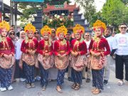 Merajut Sejarah, Dayang-dayang Batoro Katong MAN 1 Ponorogo Memesona di Pawai Grebeg Suro