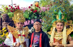 Pesona Budaya & Teknologi, SMPN 1 Jetis Usung Ki Ageng Kutu Naik Kereta Kerajaan Dikawal Garuda