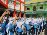 MPLS Peduli Lingkungan, Siswa Baru SMKN 1 Ponorogo Tanam 570 Biji Buah