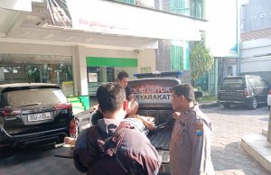 Lakalantas, Emak-Emak Penyeberang Jalan Alami Patah Kaki di Siman Ponorogo