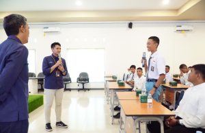 PLN Hadir untuk Negeri: Edukasi PLN Mobile dan Keselamatan Listrik oleh Tim K3L dan Srikandi di SMKN 1 Jenangan