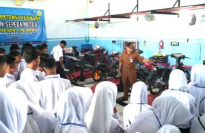 MPLS Ramah SMKN 1 Mlarak: Anti Judi Online, Tempa Karakter Siswa Baru