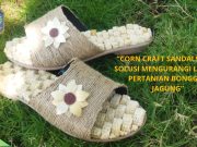 SISWA-SISWA DAN GURU SMKN 1 PONOROGO RAIH PRESTASI MELALUI INOVASI “CORN CRAFT SANDALS (CCS)”