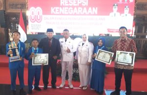 Juara Umum di 3 Kelas Tingkat Nasional, Tiga Atlet SMPN 2 Ponorogo Terima Penghargaan di Resepsi Kenegaraan