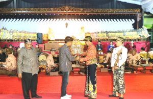 Dalang Siswa & Senior Meriahkan HUT Ke-69 SMPN 5 Ponorogo, Bupati Apresiasi Unggul IPTEK, Agama & Berbudaya