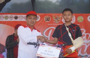 Doorprize Sepeda Kang Giri Warnai Mlaku Bareng Duwet Rumaket