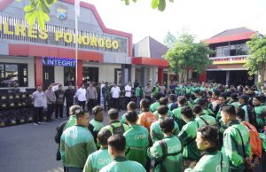 Pemkab, DPRD, dan Polres Ponorogo Beri Bantuan Sosial untuk Ojol, Wujud Apresiasi dan Jaga Kondusivitas