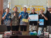 Hari Pelanggan Nasional, PLN UP3 Ponorogo Sambangi dan Apresiasi Pelanggan Setia