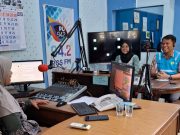 PLN UP3 Ponorogo Sosialisasikan Promo Kalcer Diskon 50% Tambah Daya Melalui Talkshow di Radio Gema Surya Ponorogo