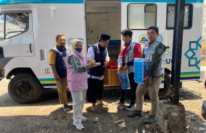 Sambut Hari Listrik Nasional, YBM PLN dan Srikandi PLN Berbagi Kebahagiaan kepada Petugas Kebersihan Ponorogo melalui Food Truck Solidarity