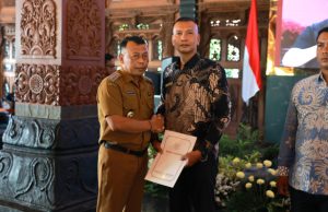 Koordinator Baret Merah Dikukuhkan, Bupati Ponorogo: RT Ujung Tombak Pembangunan & Pelayanan