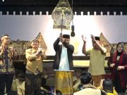 Golkar Peduli Budaya, Ali Mufthi Serahkan Gunungan Wayang Kulit pada Festival Kidulan Gebyar Budaya Mataraman