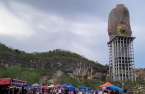 Belum Jadi, Monumen Reog Ponorogo Dibanjiri Wisatawan di Akhir Pekan