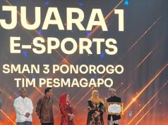 SMAN 3 Ponorogo Juara 1 E-Sport SMA Award 2025: Raih Piala dari Gubernur Jatim