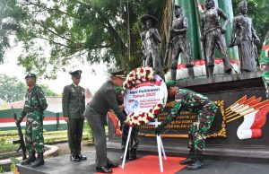Ziarah di TMP Peringatan Hari Pahlawan, Dandim Ponorogo: Pahlawanku Teladanku, Terus Bergerak, Melanjutkan Perjuangan