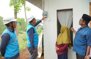 Rayakan Hari Sumpah Pemuda dan Hari Listrik Nasional ke-80, PLN UP3 Ponorogo Nyalakan Harapan di Desa Pulung melalui Program Light Up The Dream