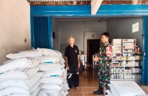 Babinsa Kodim Ponorogo Cek Ketersediaan Pupuk Bersubsidi