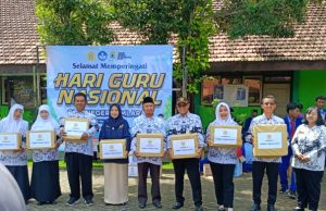 SMKN 1 Mlarak Semarakkan Hari Guru Nasional: Upacara, Lomba Unik & Tasyakuran