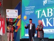 Plt Bupati Lisdyarita Terima Penghargaan dari Muhammadiyah: Apresiasi Ponorogo Kota Kreatif UNESCO