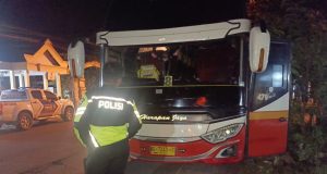 Tabrakan Beruntun 2 Motor & Bus Harapan Jaya di Siman, Ponorogo