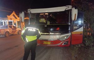 Tabrakan Beruntun 2 Motor & Bus Harapan Jaya di Siman, Ponorogo