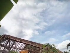 Viral! Diduga Istri Selingkuh, Suami Kerahkan Alat Berat Bongkar Rumah