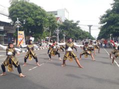 Uji Kompetensi, Puluhan Siswa SMA Muhipo Unjuk Tari Glipang & Jaranan Ramaikan CFD Ponorogo