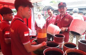 Unjuk Karya Produk Kreativitas SMK Muhammadiyah 1 Somoroto: Inovasi dari Bahan Bekas Laris Manis Diborong