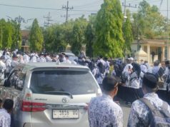 Solidaritas Yes, Ribuan Guru PGRI Ponorogo Long March, Thohari: Gubernur Jatim Tidak Boleh Semena-Mena Mutasi Guru