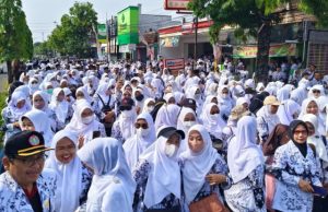 Solidaritas Yes, Ribuan Guru PGRI Ponorogo Long March, Thohari: Gubernur Jatim Tidak Boleh Semena-Mena Mutasi Guru