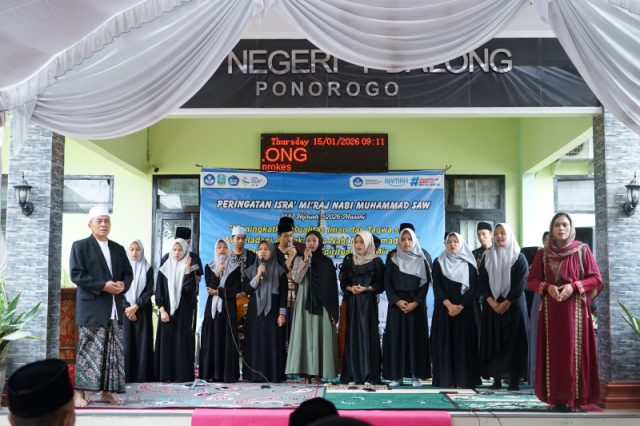 Tingkatkan iman & taqwa, SMAN 1 Balong gelar peringatan Isra Miraj bersama Ustadz Sujarwo S.Sos.
