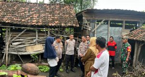 Polres & Dinsos Ponorogo Evakuasi 2 ODGJ di Jambon ke RSJ Menur