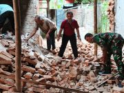 5 Rumah di Ponorogo Roboh Akibat Gempa, Prajurit TNI Gercep Bantu Warga Terdampak