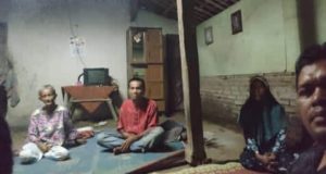 Pelajar SMP di Jambon Ponorogo Hilang: Warga Gelar Tradisi ‘Buk-Buk Teng’ di Kawasan Keramat Midodareni