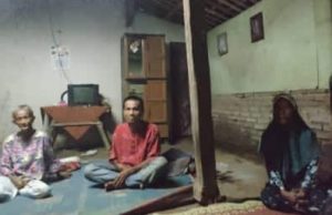 Pelajar SMP di Jambon Ponorogo Hilang: Warga Gelar Tradisi ‘Buk-Buk Teng’ di Kawasan Keramat Midodareni