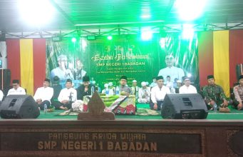 Eszaba Bersholawat Bersama Gus Ulil & Ustadz Laits: Puncak HUT Ke-42 SMPN 1 Babadan Cetak Generasi Berwawasan Global & Religius