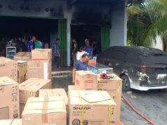 Diduga Korsleting, Toko Elektronik di Sawoo Ponorogo Hangus Terbakar