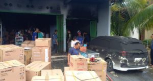 Diduga Korsleting, Toko Elektronik di Sawoo Ponorogo Hangus Terbakar