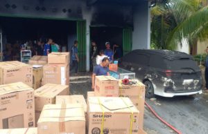 Diduga Korsleting, Toko Elektronik di Sawoo Ponorogo Hangus Terbakar